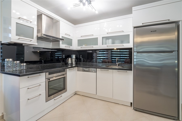 Apartment 4+1 für die türkische Staatsbürgerschaft in Oba 