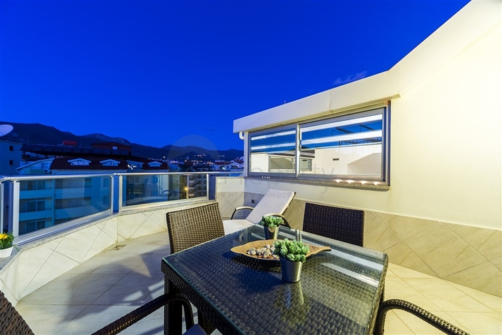 Apartment 4+1 für die türkische Staatsbürgerschaft in Oba 