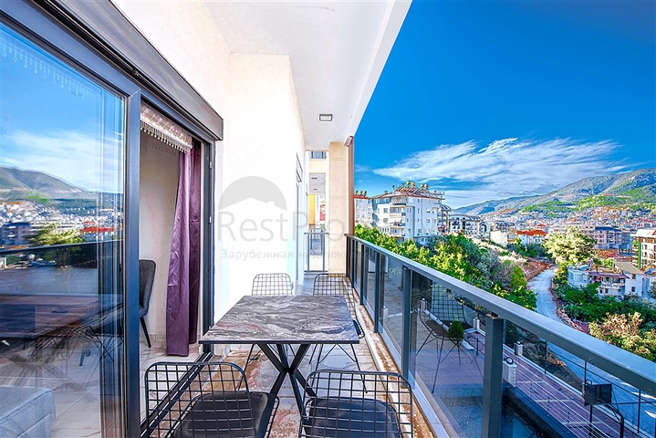 1+1 Wohnung in einem schicken Komplex im Stadtteil Oba