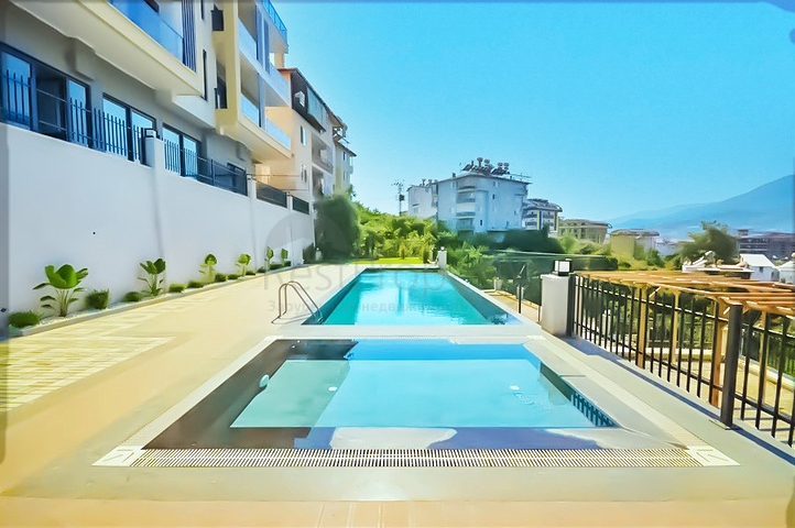 1+1 Wohnung in einem schicken Komplex im Stadtteil Oba