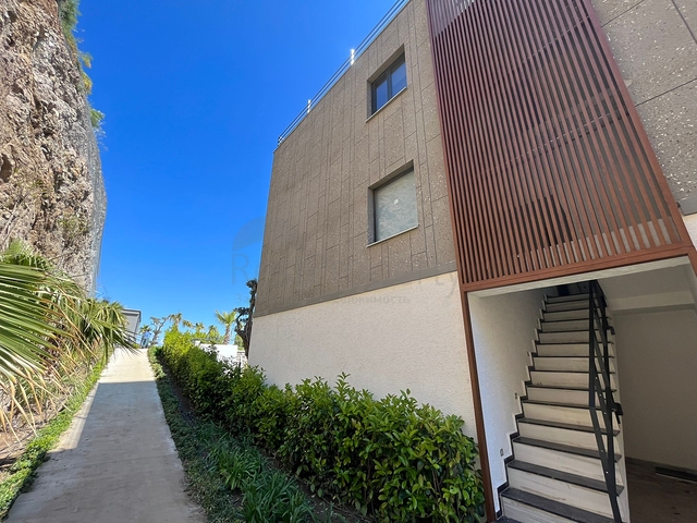 Projekt von Residenzen mit Panoramablick auf das Meer und die Berge im Bezirk Günduan