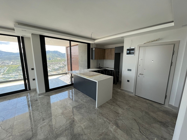 Projekt von Residenzen mit Panoramablick auf das Meer und die Berge im Bezirk Günduan