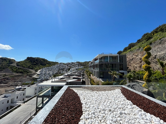 Projekt von Residenzen mit Panoramablick auf das Meer und die Berge im Bezirk Günduan