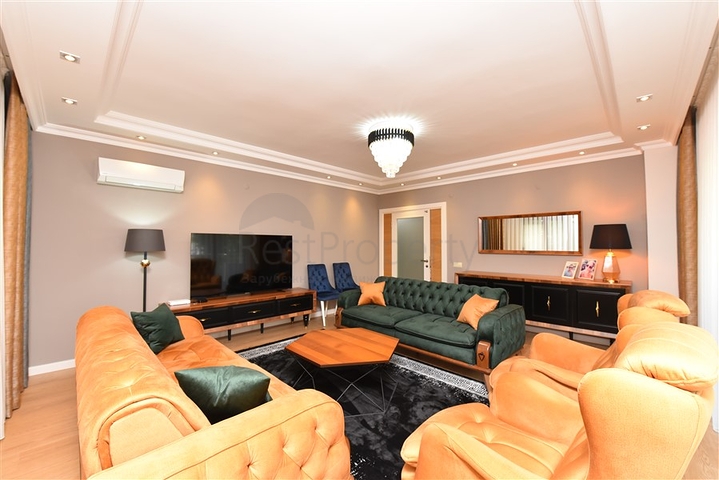 3+1 Wohnung mit separater Küche im Zentrum von Alanya