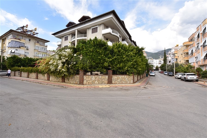 3+1 Wohnung mit separater Küche im Zentrum von Alanya