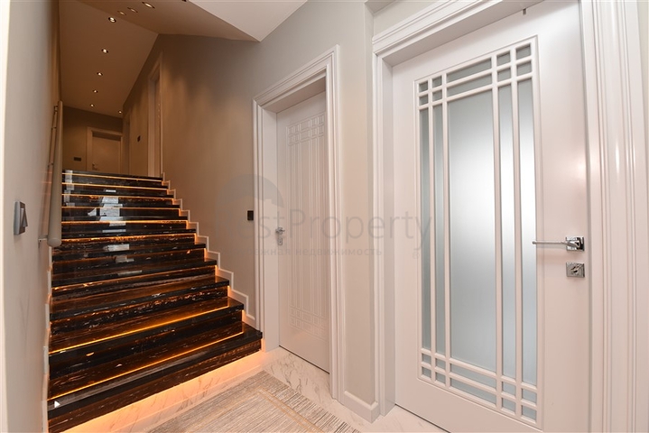 Penthouse zum Verkauf 3+1 auf einer Festung in Alanya