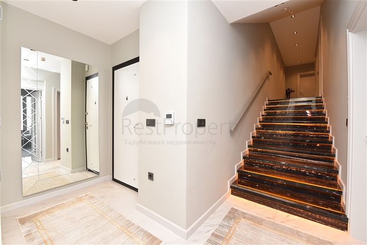 Penthouse zum Verkauf 3+1 auf einer Festung in Alanya