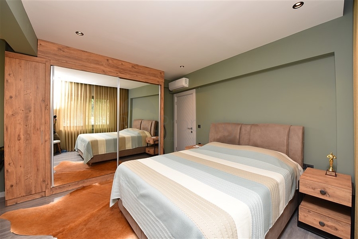 Penthouse zum Verkauf 3+1 auf einer Festung in Alanya