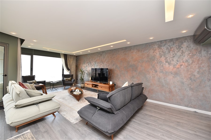 Penthouse zum Verkauf 3+1 auf einer Festung in Alanya