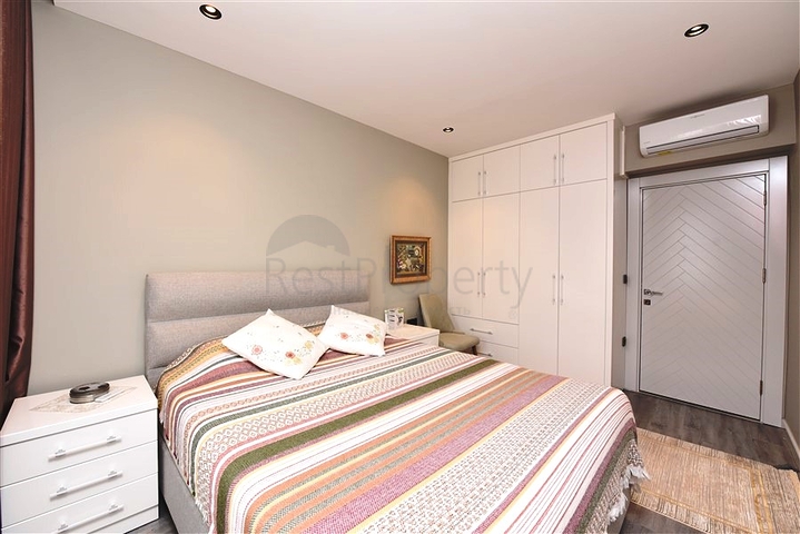 Penthouse zum Verkauf 3+1 auf einer Festung in Alanya