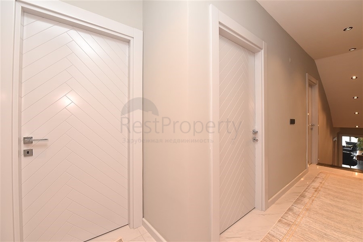 Penthouse zum Verkauf 3+1 auf einer Festung in Alanya