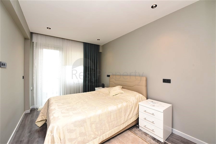 Penthouse zum Verkauf 3+1 auf einer Festung in Alanya