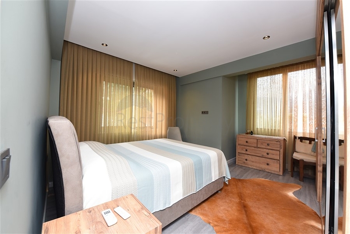 Penthouse zum Verkauf 3+1 auf einer Festung in Alanya