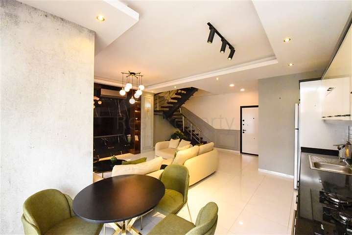 Möbliertes Penthouse im europäischen Bezirk Oba