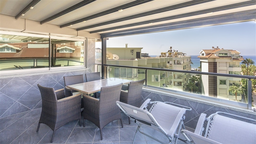 Wohnung 4+1 in der ersten Zeile mit der Möglichkeit der Staatsbürgerschaft 