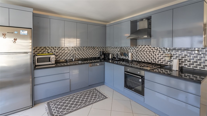 Wohnung 4+1 in der ersten Zeile mit der Möglichkeit der Staatsbürgerschaft 