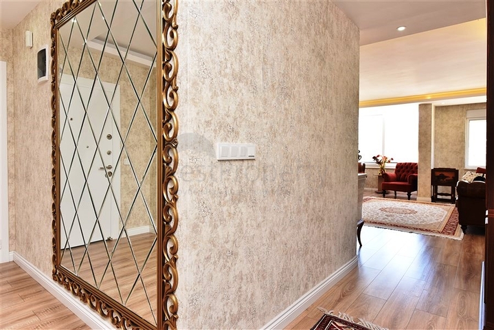 4+1 Penthouse mit offenem Blick auf das Meer und die Alanya-Festung