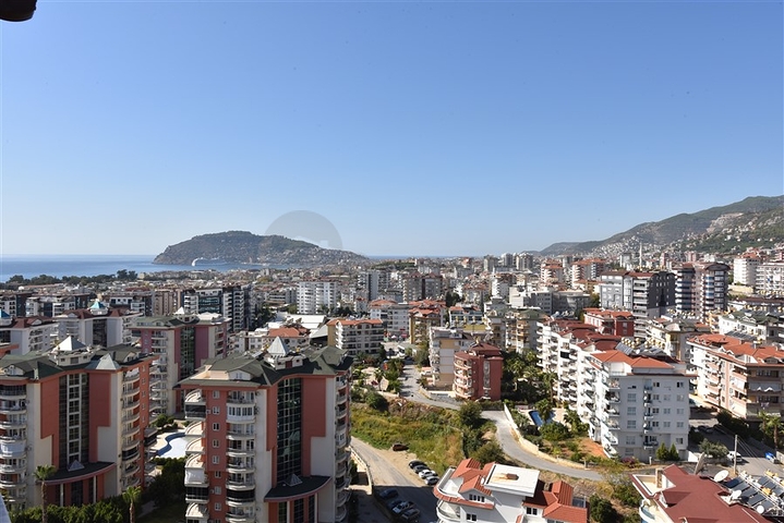 4+1 Penthouse mit offenem Blick auf das Meer und die Alanya-Festung