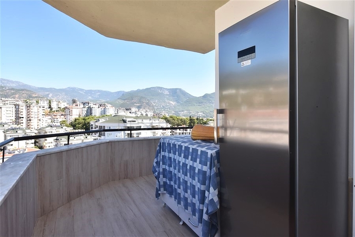 4+1 Penthouse mit offenem Blick auf das Meer und die Alanya-Festung