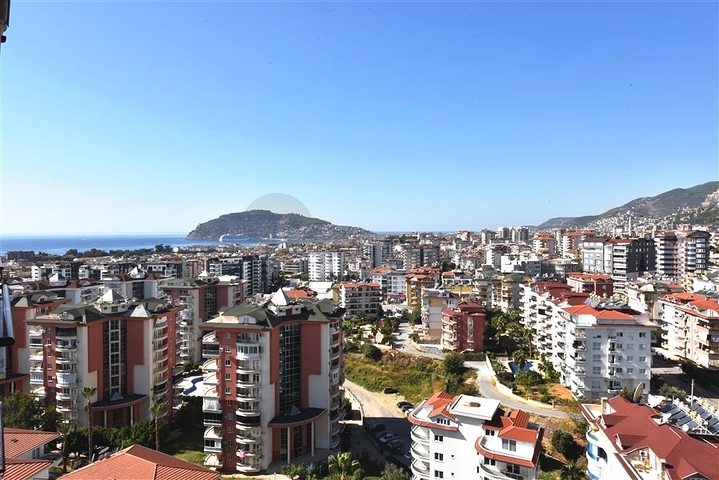 4+1 Penthouse mit offenem Blick auf das Meer und die Alanya-Festung