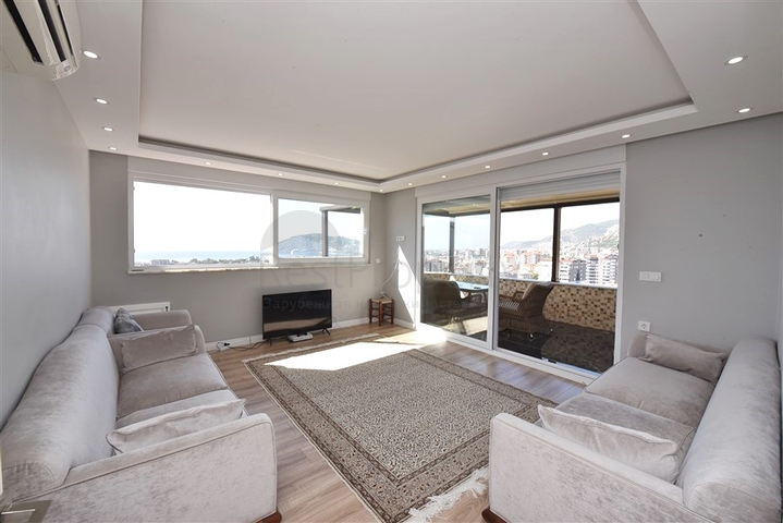 4+1 Penthouse mit offenem Blick auf das Meer und die Alanya-Festung