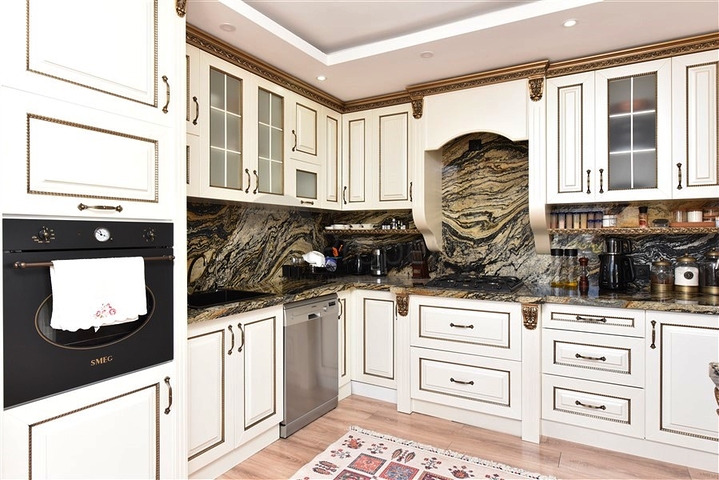 4+1 Penthouse mit offenem Blick auf das Meer und die Alanya-Festung