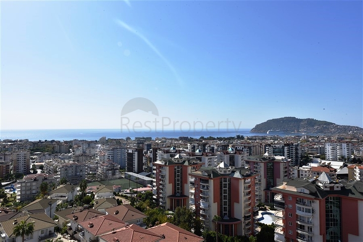 4+1 Penthouse mit offenem Blick auf das Meer und die Alanya-Festung