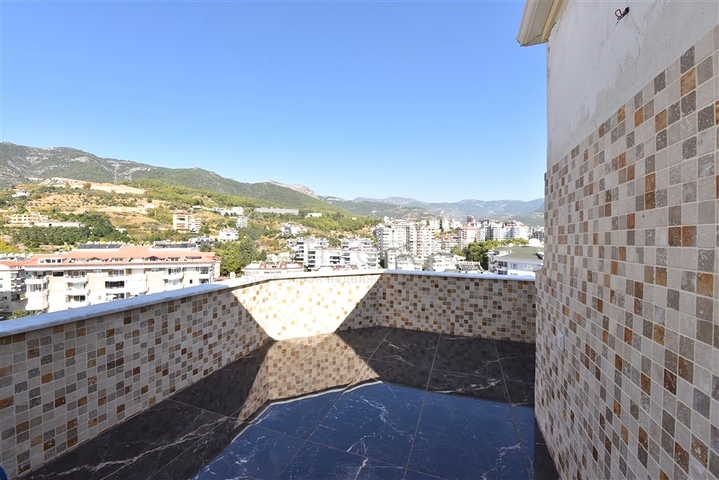 4+1 Penthouse mit offenem Blick auf das Meer und die Alanya-Festung