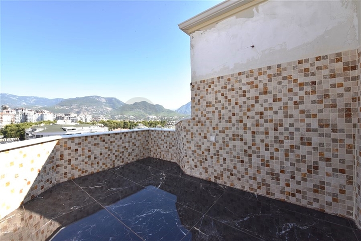 4+1 Penthouse mit offenem Blick auf das Meer und die Alanya-Festung