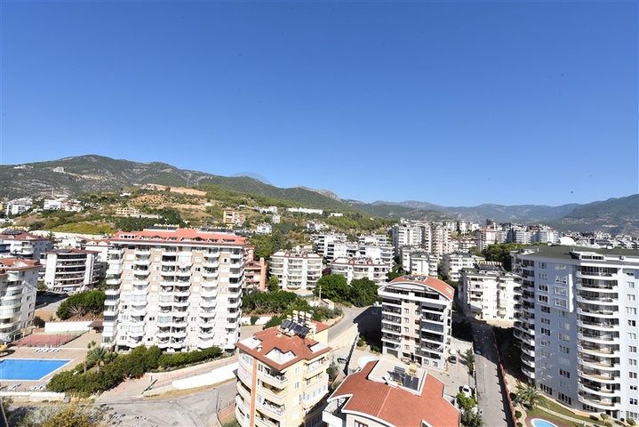 4+1 Penthouse mit offenem Blick auf das Meer und die Alanya-Festung