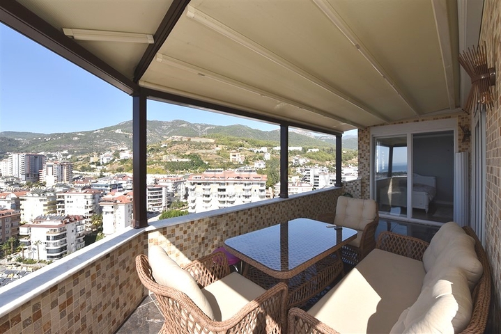 4+1 Penthouse mit offenem Blick auf das Meer und die Alanya-Festung