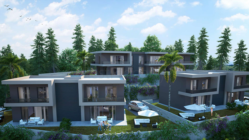 Ein neues Investitionsprojekt, umgeben von Wäldern in der Baugrubenphase in der Region Bogazici