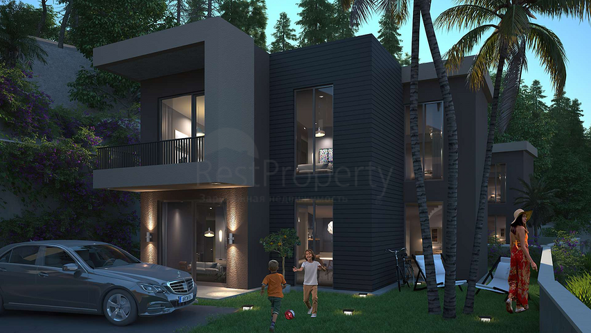 Ein neues Investitionsprojekt, umgeben von Wäldern in der Baugrubenphase in der Region Bogazici