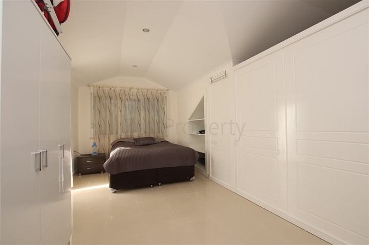 2+1 Penthouse mit Bergblick im Stadtteil Tosmur