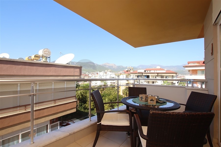 2+1 Penthouse mit Bergblick im Stadtteil Tosmur