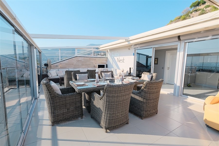 4+1 Villa mit atemberaubender Aussicht und Pool