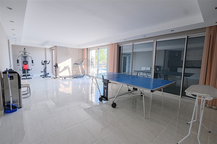 4+1 Villa mit atemberaubender Aussicht und Pool