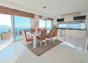 4+1 Villa mit atemberaubender Aussicht und Pool