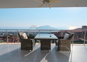 4+1 Villa mit atemberaubender Aussicht und Pool