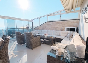 4+1 Villa mit atemberaubender Aussicht und Pool