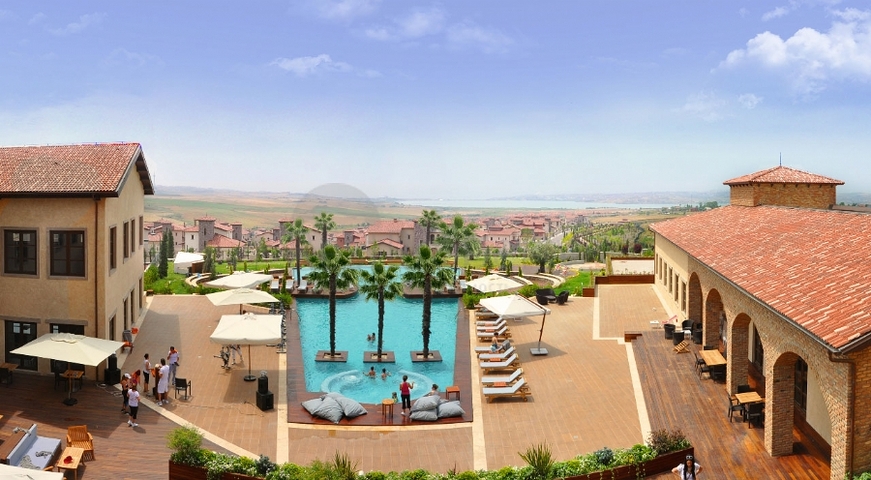 Villen mit Meer- und Seeblick