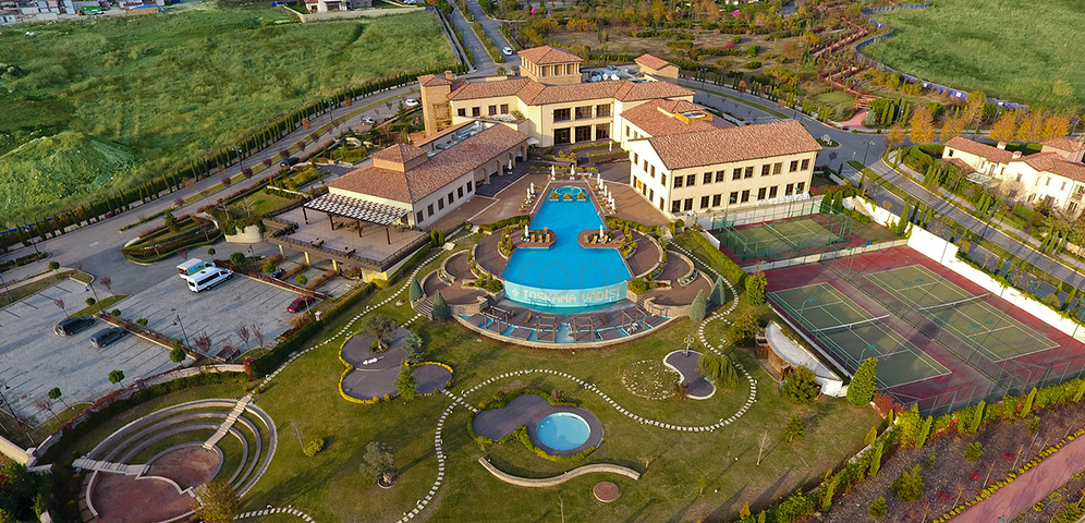 Villen mit Meer- und Seeblick