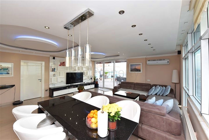 Penthouse im Stadtteil Djikcilli mit der Möglichkeit, die türkische Staatsbürgerschaft zu erhalten