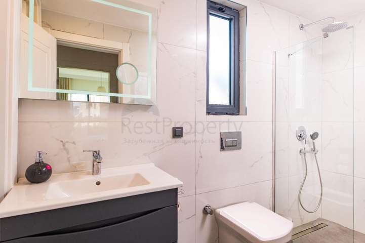 Ein Komplex von Residenzen und Villen in malerischer Lage im Stadtteil Gümüslük