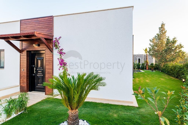 Ein Komplex von Residenzen und Villen in malerischer Lage im Stadtteil Gümüslük