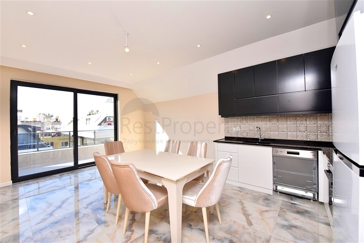 Penthouse in einem neuen Komplex mit Meerblick in der Nähe von Kleopatra Beach