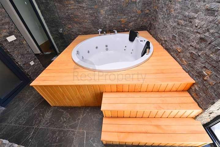 Penthouse in einem neuen Komplex mit Meerblick in der Nähe von Kleopatra Beach