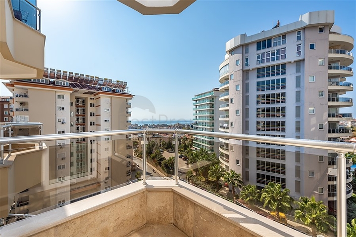 Möblierte 2+1-Wohnung in Dschikkilli