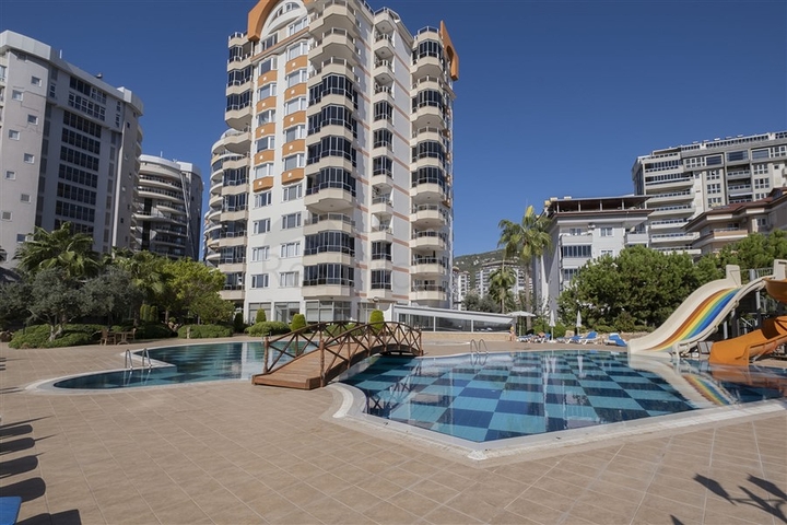 Möblierte 2+1-Wohnung in Dschikkilli