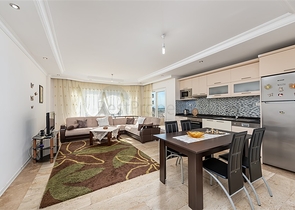 Möblierte 2+1-Wohnung in Dschikkilli